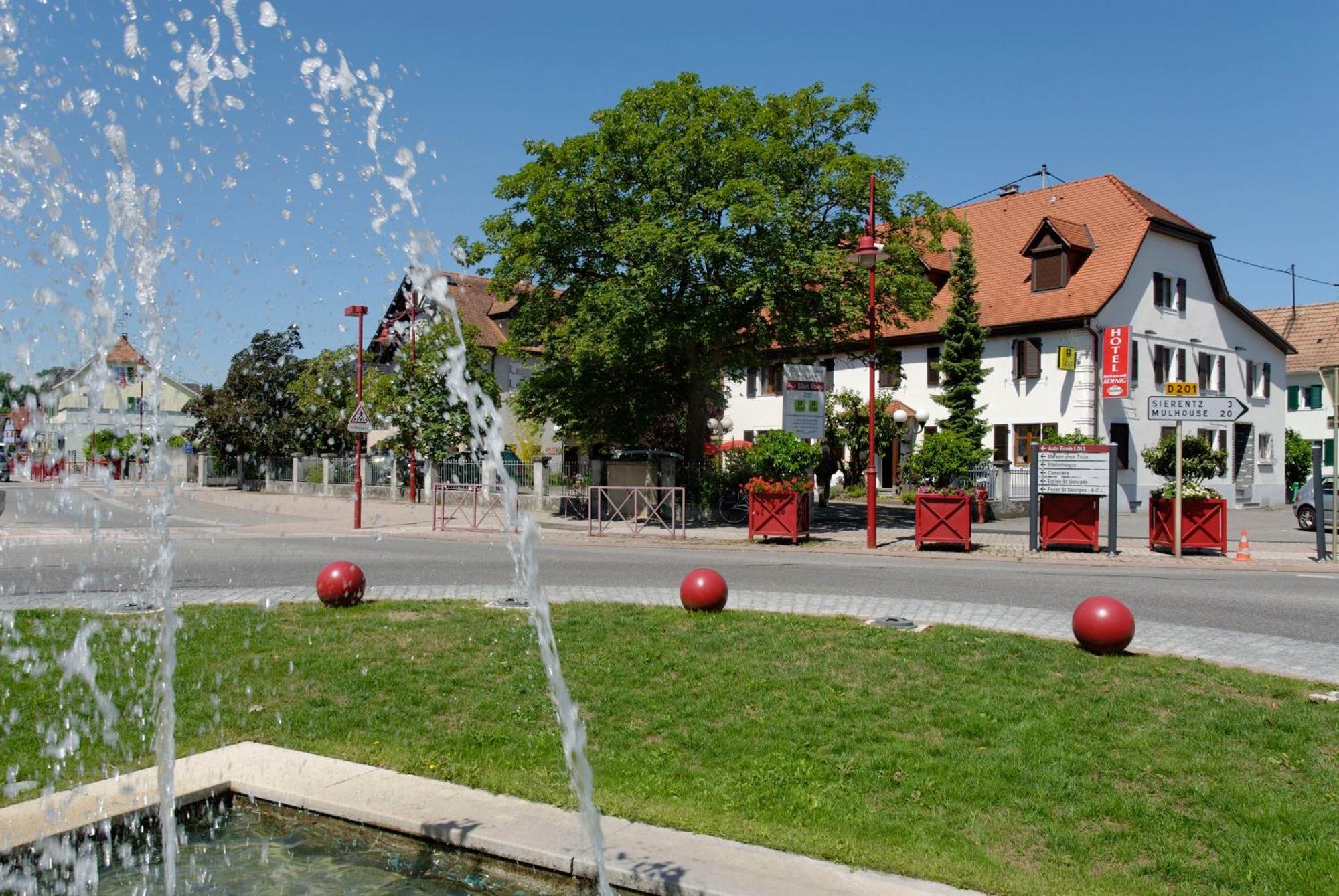 Logis Hotel Restaurant Au Lion Rouge Bartenheim Exterior photo